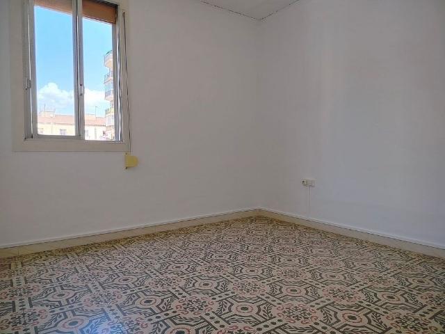 Piso en alquiler en Barcelona, de 58 m² 3 habitaciones por 980