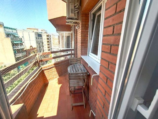 Piso en alquiler en Barcelona, de 59 m² 2 habitaciones por 997