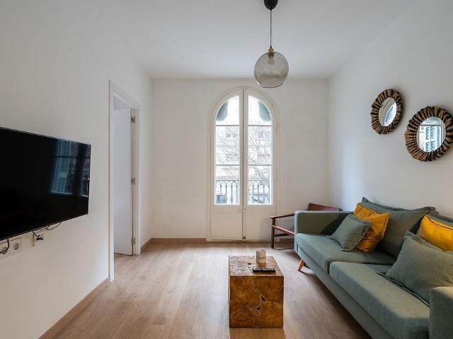 Piso en alquiler en Barcelona, de 60 m² 2 habitaciones por 1.900