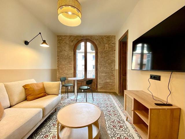 Piso en alquiler en Barcelona, de 60 m² 3 habitaciones por 2.300