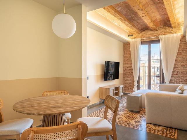 Piso en alquiler en Barcelona, de 65 m² 2 habitaciones por 2.700