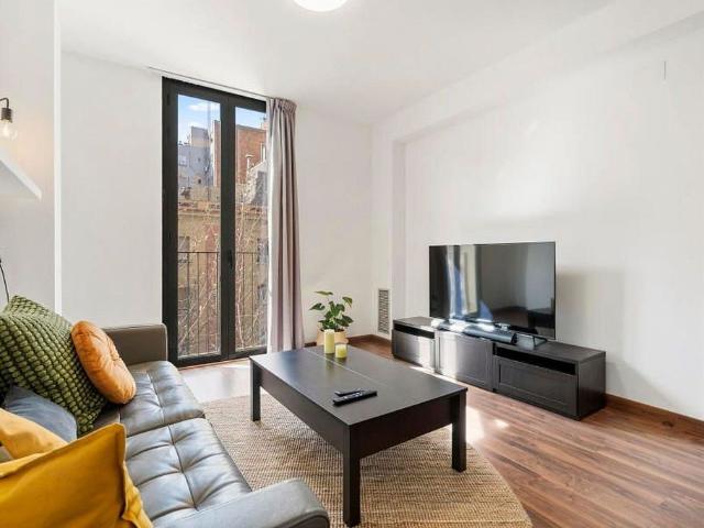 Piso en alquiler en Barcelona, de 74 m² 2 habitaciones por 1.186