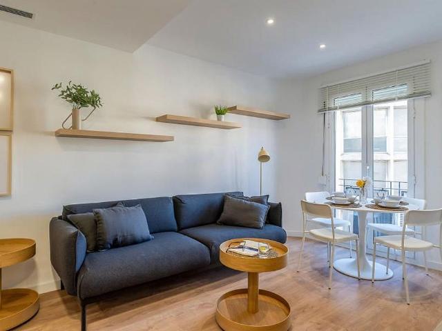 Piso en alquiler en Barcelona, de 74 m² 3 habitaciones por 1.279