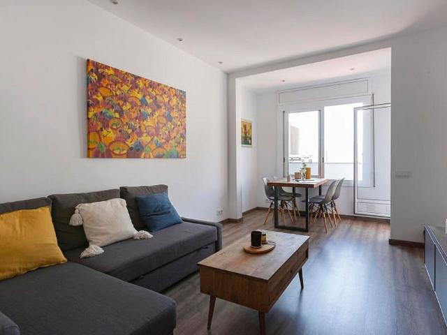 Piso en alquiler en Barcelona, de 83 m² 2 habitaciones por 1.199