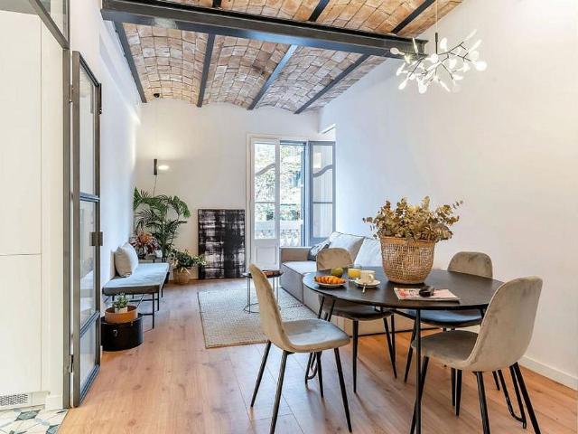Piso en alquiler en Barcelona, de 80 m² 2 habitaciones por 1.108