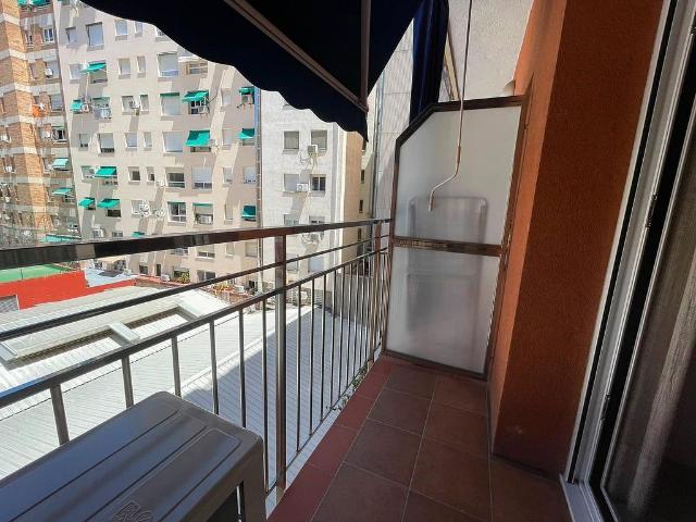 Piso en alquiler en Barcelona, de 81 m² 4 habitaciones por 1.455
