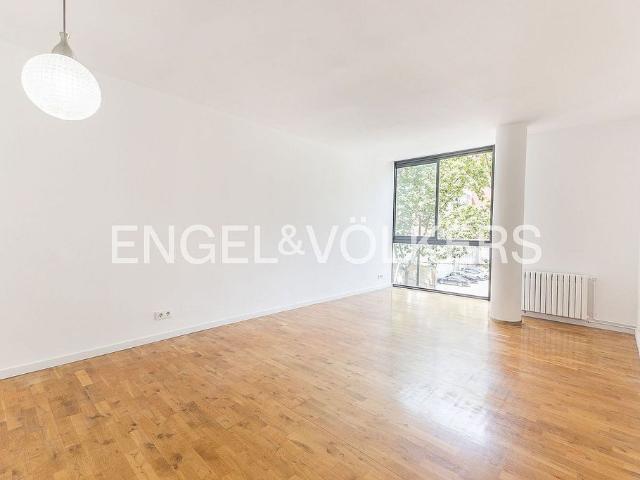 Piso en alquiler en Barcelona, de 93 m² 3 habitaciones por 2.090