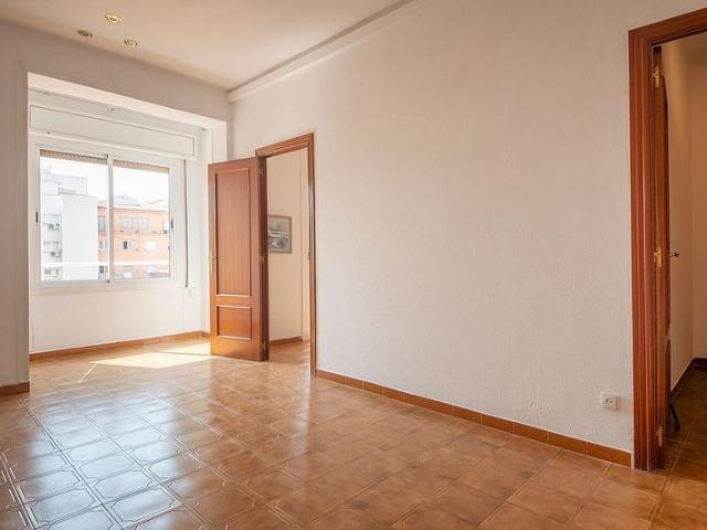 Piso en alquiler en Barcelona, de 91 m² 4 habitaciones por 1.510