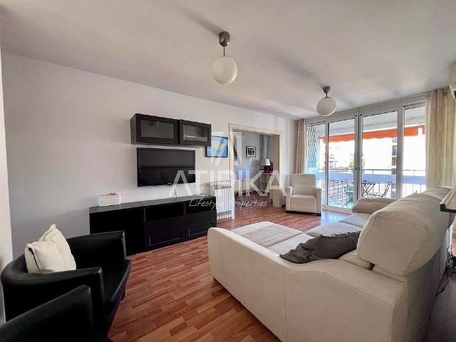 Piso en alquiler en Barcelona, de 98 m² 3 habitaciones por 1.755