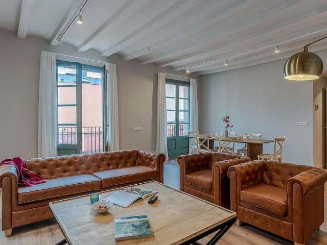 Piso en alquiler en Barcelona, de 111 m² 3 habitaciones por 2.145