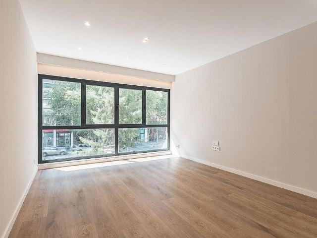 Piso en alquiler en Barcelona, de 112 m² 3 habitaciones por 2.700