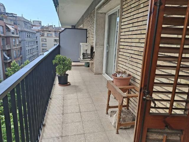 Piso en alquiler en Barcelona, de 130 m² 4 habitaciones por 2.150