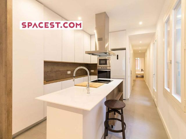 Piso en alquiler en Barcelona, de 130 m² 2 habitaciones por 2.295