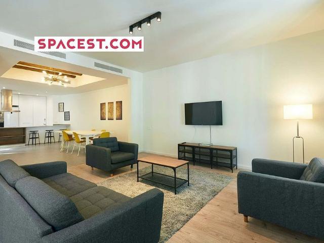 Piso en alquiler en Barcelona, de 130 m² 2 habitaciones por 2.300