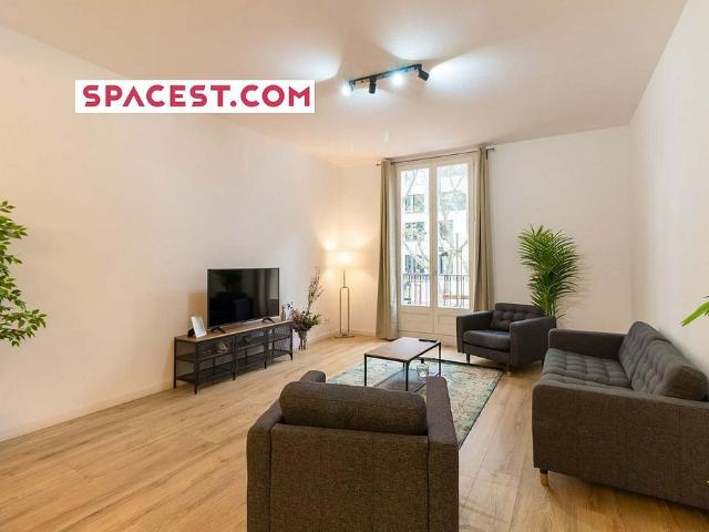 Piso en alquiler en Barcelona, de 130 m² 2 habitaciones por 2.300