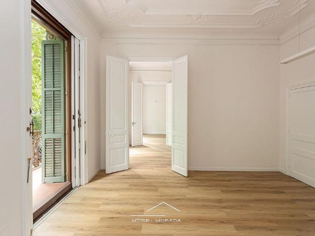Piso en alquiler en Barcelona, de 131 m² 4 habitaciones por 2.227