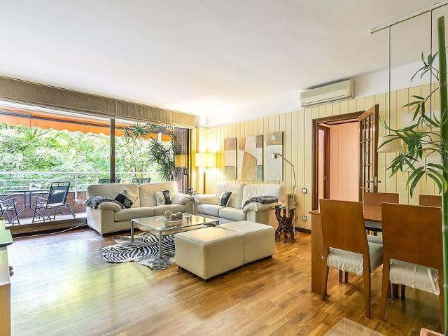 Piso en alquiler en calle D'agustina Saragossa, Barcelona, de 140 m² 4 habitaciones por 3.427