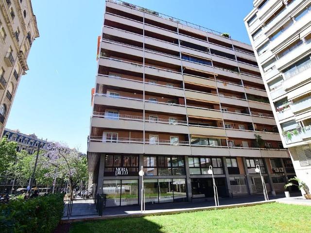 Piso en alquiler en Barcelona, de 155 m² 5 habitaciones por 2.769