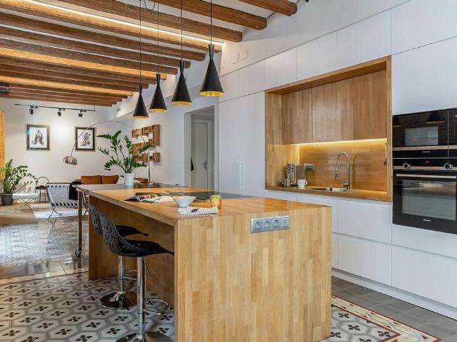 Piso en alquiler en Barcelona, de 156 m² 3 habitaciones por 3.210