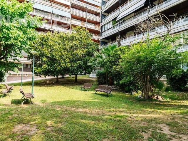 Piso en alquiler en Barcelona, de 200 m² 5 habitaciones por 3.690