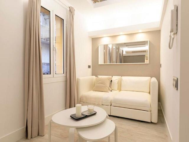 Piso en alquiler en Barcelona, de 29 m² 1 habitación por 757