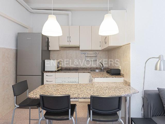 Piso en alquiler en Barcelona, de 29 m² 1 habitación por 950