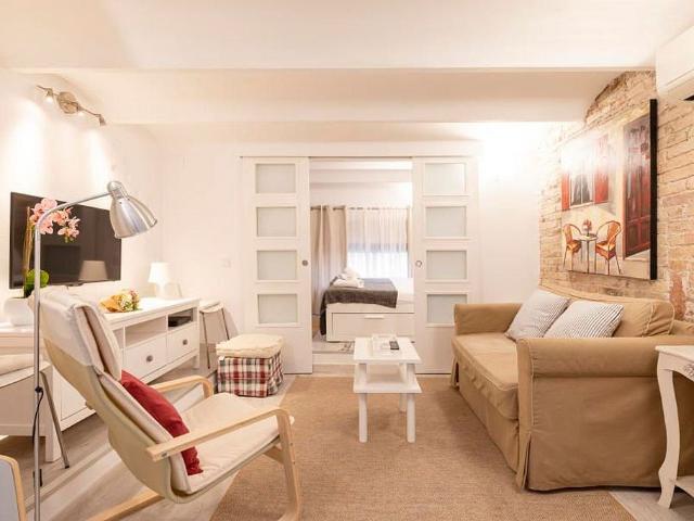 Piso en alquiler en Barcelona, de 33 m² 1 habitación por 720