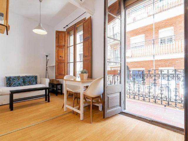 Piso en alquiler en Barcelona, de 33 m² 1 habitación por 950