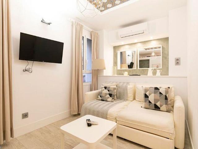 Piso en alquiler en Barcelona, de 30 m² 1 habitación por 686