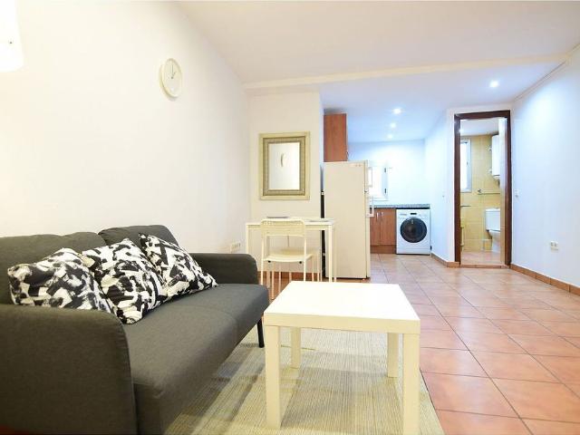 Piso en alquiler en Barcelona, de 32 m² 1 habitación por 779