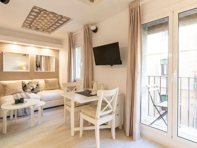 Piso en alquiler en Barcelona, de 34 m² 1 habitación por 767