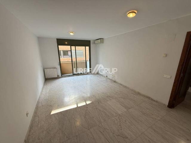 Piso en Alquiler en Barri del Centre