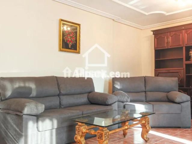 Piso en alquiler en Benalúa