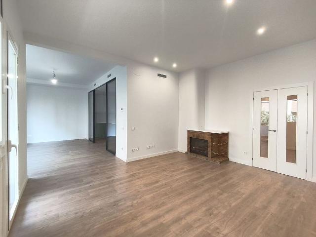 Piso en alquiler en calle Muntaner, Barcelona, de 160 m² 4 habitaciones por 3.900
