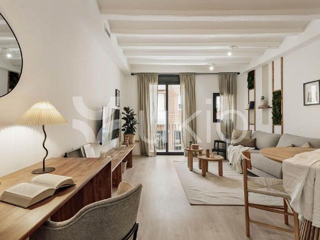 Piso en alquiler en calle Major de Sarrià, Barcelona, de 60 m² 2 habitaciones por 2.815