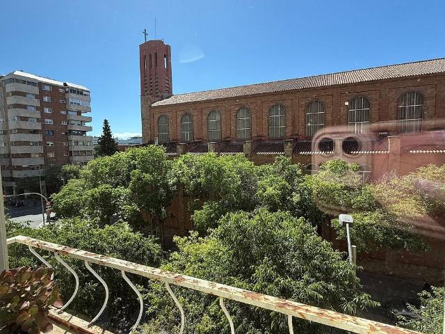 Piso en alquiler en calle Manila, Barcelona, de 89 m² 3 habitaciones por 1.708