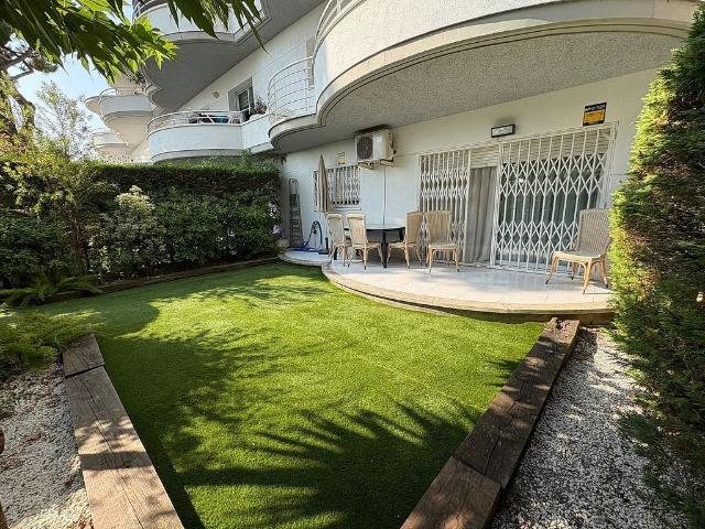 Piso en alquiler en calle Mar I Llum, Castell Platja d´Aro, de 100 m² 3 habitaciones por 1.350