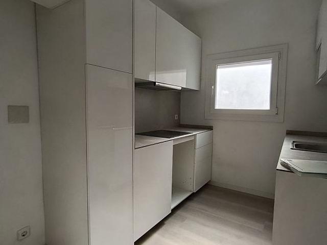 Piso en alquiler en calle Marroc, Barcelona, de 89 m² 4 habitaciones por 1.619