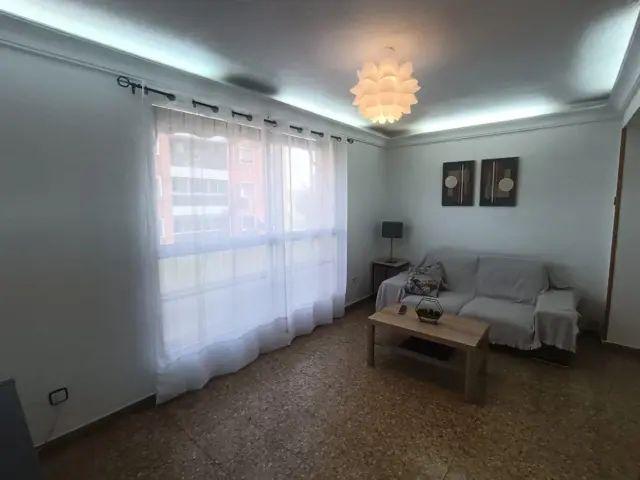 Piso en alquiler en Calle Melilla