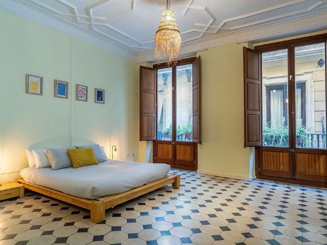 Piso en alquiler en calle Nou de Sant Francesc, Barcelona, de 214 m² 3 habitaciones por 3.000