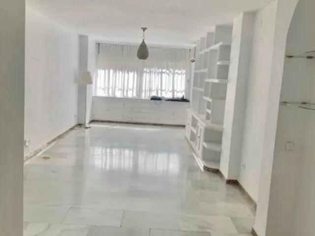 Piso en alquiler en Calle Atanasio Barrón