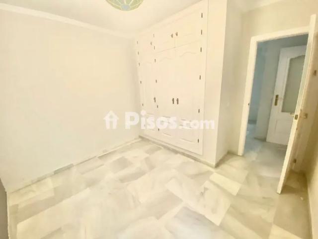Piso en alquiler en Calle Alcázares