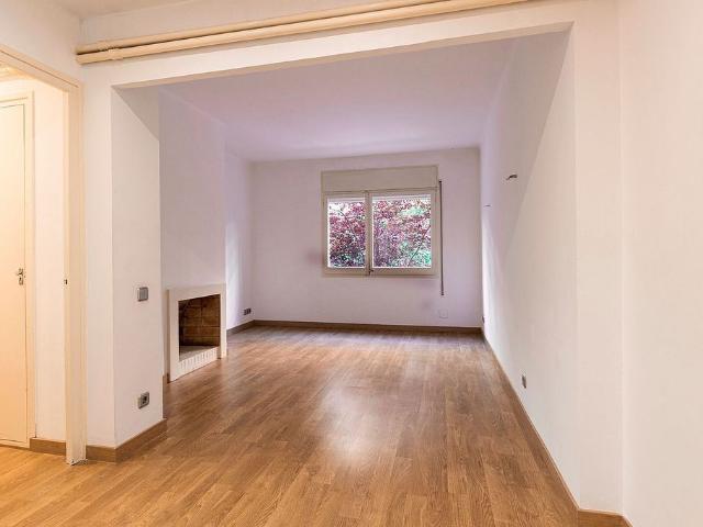 Piso en alquiler en calle Amunt, Barcelona, de 85 m² 4 habitaciones por 1.168