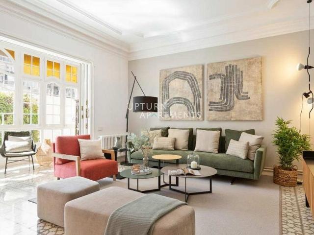 Piso en alquiler en calle Aribau, Barcelona, de 175 m² 3 habitaciones por 4.800