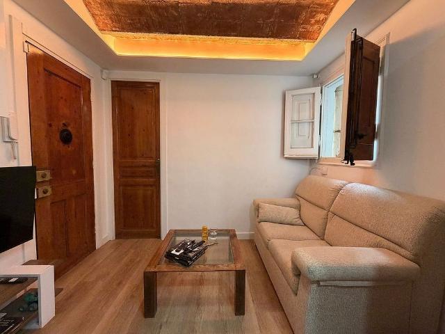 Piso en alquiler en calle Badal, Barcelona, de 60 m² 1 habitación por 1.300
