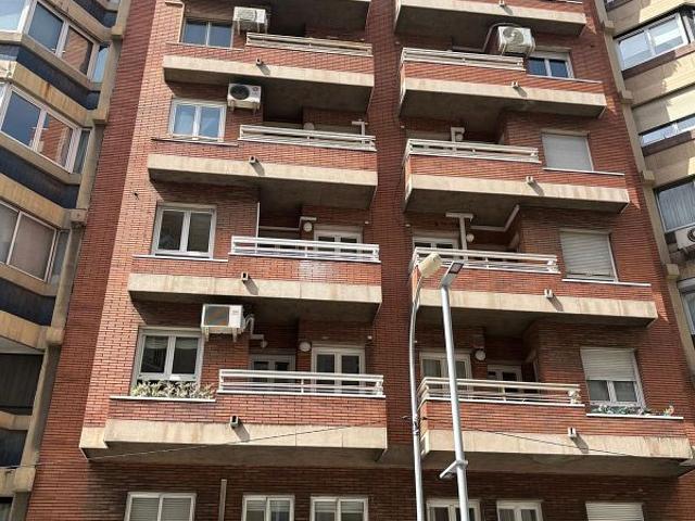 Piso en alquiler en calle Balmes, Barcelona, de 119 m² 4 habitaciones por 2.237