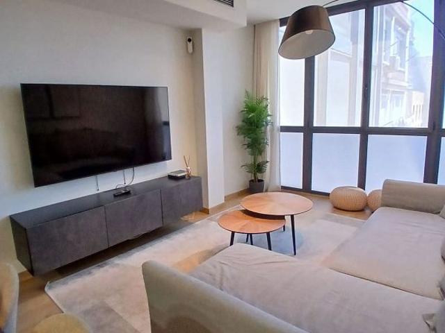 Piso en alquiler en calle Balmes, Barcelona, de 71 m² 2 habitaciones por 2.100