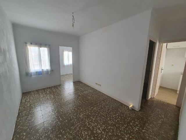 Piso en alquiler en calle Blas Fernandez Lirola de, Hospitalet de Llobregat, L´, de 56 m² 3 habitaciones por 850