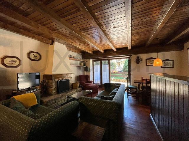 Piso en alquiler en calle Camin Dera Abelha, Naut Aran, de 95 m² 2 habitaciones por 17.000