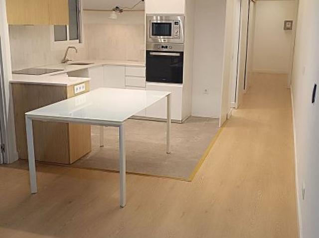 Piso en alquiler en calle Casanova, Barcelona, de 70 m² 3 habitaciones por 1.356